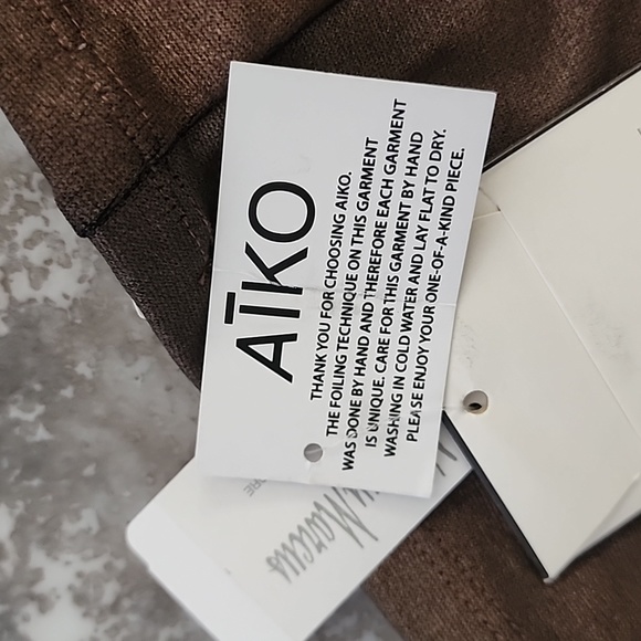 AIKO NEIMAN MARCUS NWT STRETCH ITALIAN FABRIC LEGGINGS SIZE SMALL - Picture 9 of 9